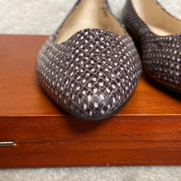 nine west snake print flats - Picture 5 of 12